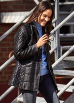 Lederjacke mit abtrennbarer Kapuze 