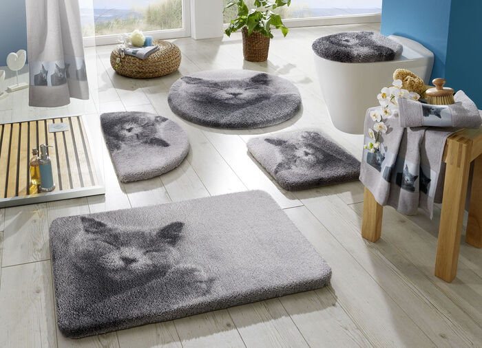 Samtweiche Badgarnitur mit Bandeinfassung 