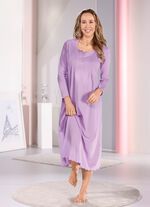 Nachthemd, kn&ouml;chellang und gebogten Abschl&uuml;ssen  