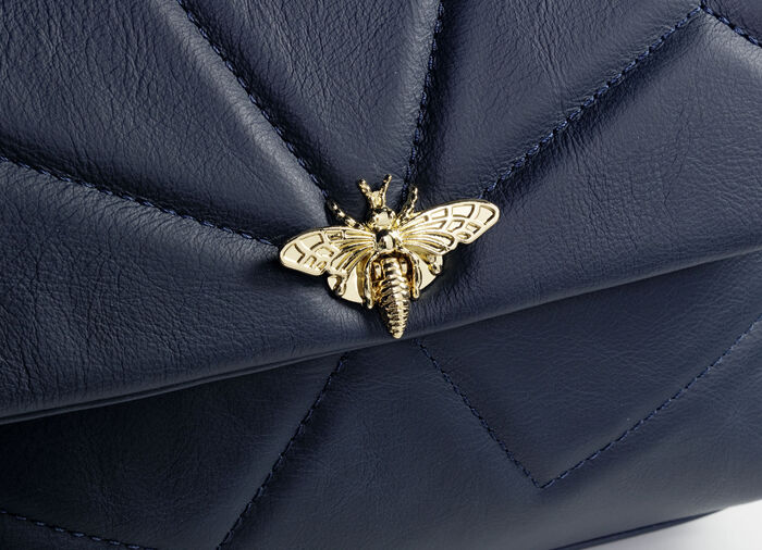 Laurina Tasche mit Kippschloss in extravaganter Libellenform DUNKELBLAU