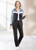 Freizeitanzug mit Kapuze 