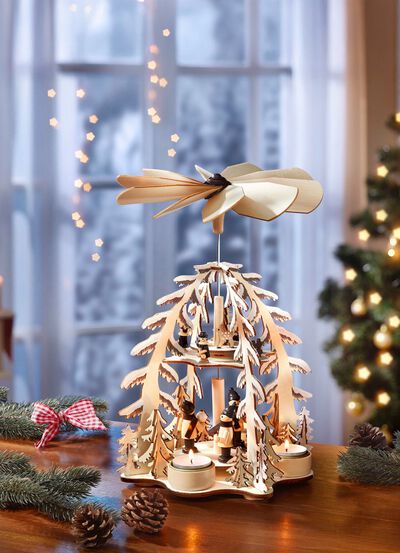 Tischpyramide aus Holz 