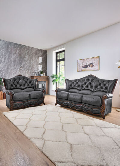 Polstermöbel aus Massivholz mit echtem Leder-Bezug 