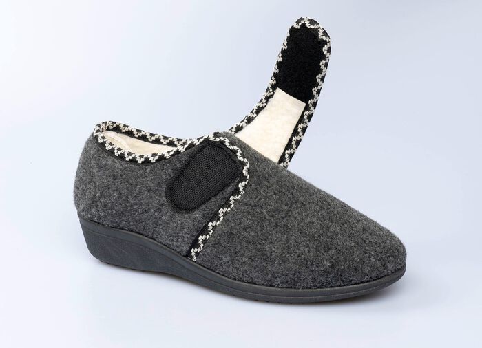 Kuschelige Hausschuhe mit flauschigem Innenfutter GRAU