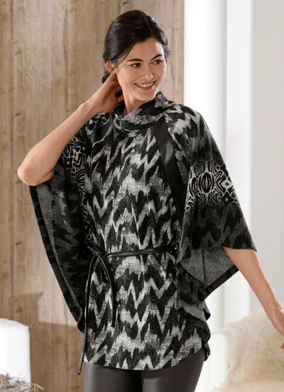 Poncho-Pullover in weich fließendem Material 