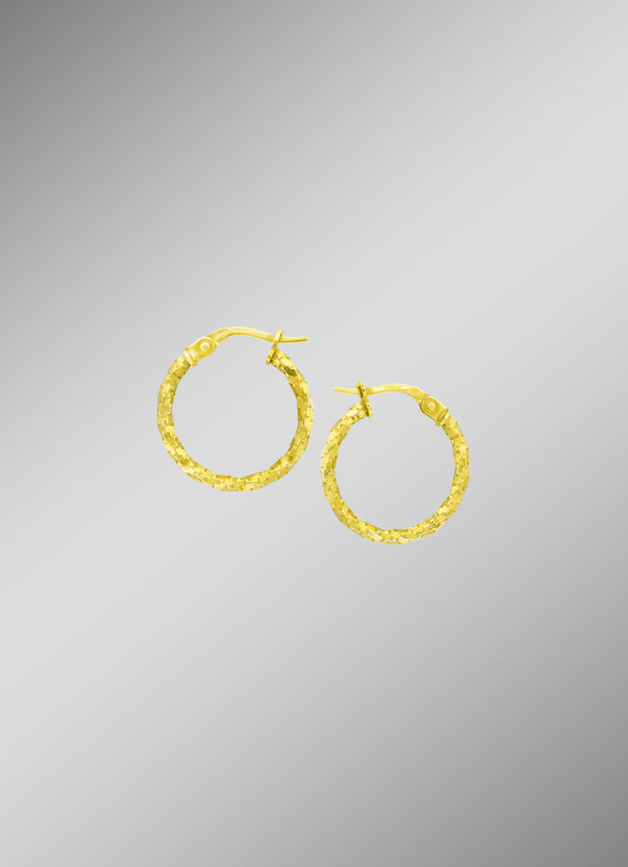 Gedrehte Creolen mit Struktur 