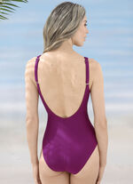 Badeanzug mit figurschmeichelnden Raffungen und Vollkorsage BEERE