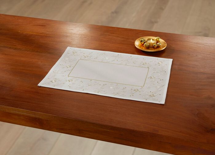 Tisch- und Raumdekoration mit Glitzergarn ECRU