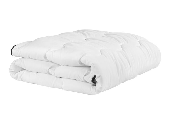 Bettwarenprogramm aus dem Hause biberna mit schwarzer Biese WEISS