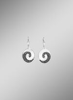 Moderne Ohrringe mit Spinell 