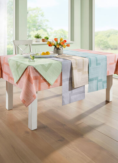 Tischdecke mit Fleckschutz-Ausrüstung  Tischdecke mit Fleckschutz-Ausrüstung