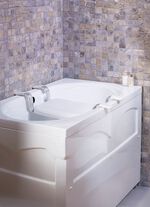 Praktischer Badewannensitz 