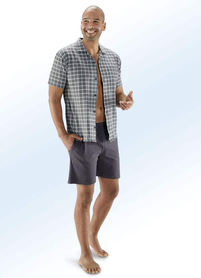 Shorty durchgekn&ouml;pft, mit Reverskragen und Brusttasche 