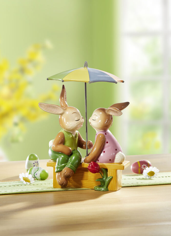 Hasenpaar aus Feinsteingut 