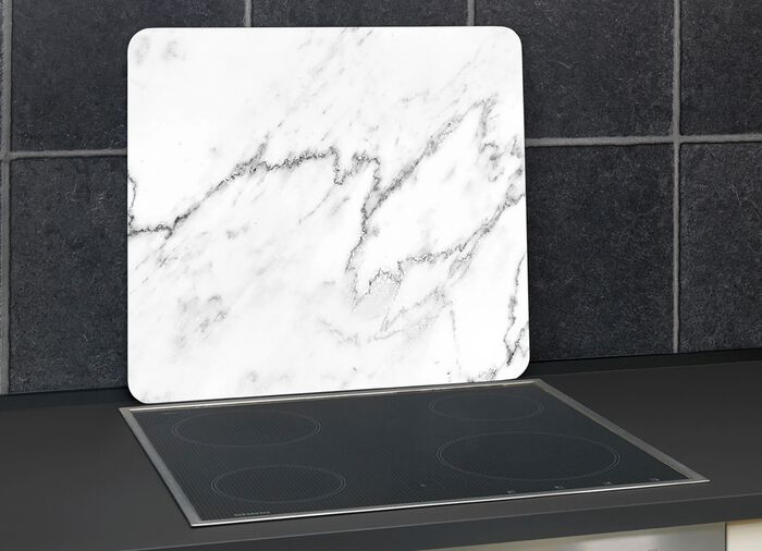 Wandblende aus Glas in Marmor-Optik 