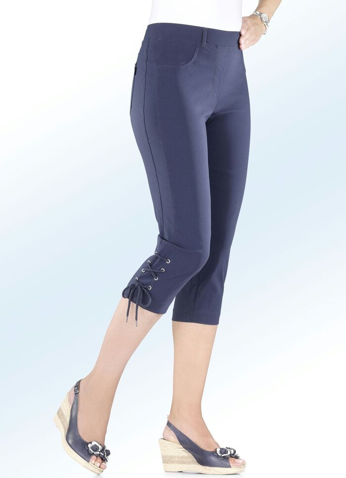 Caprihose mit raffinierter Schn&uuml;rrung 