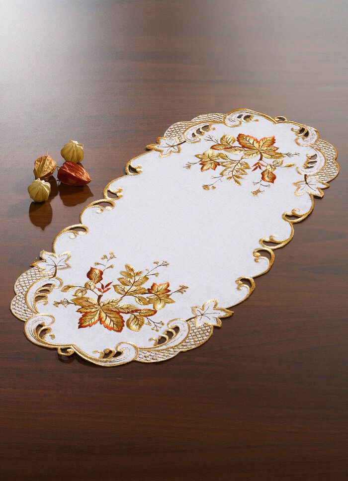 Filigran gearbeitete Tisch- und Raumdekoration 