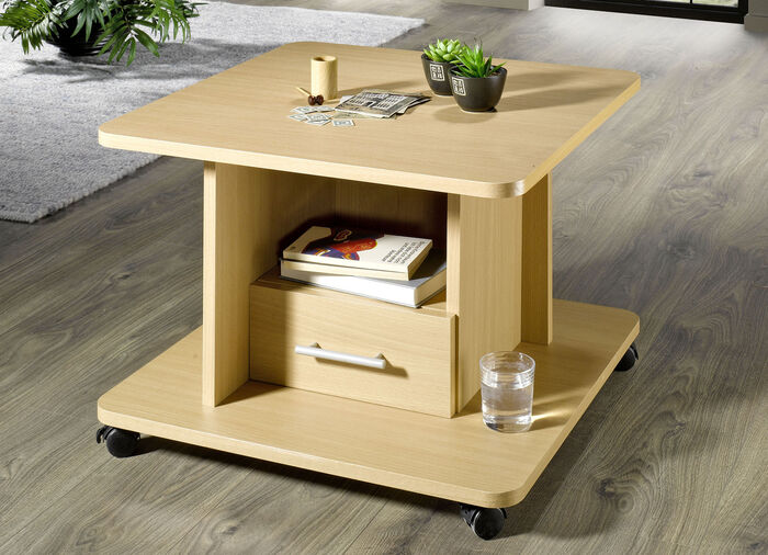 Moderner Couchtisch auf Rollen 