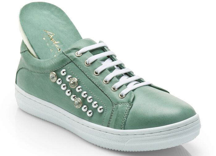 Sneaker mit trendigen Ziernieten MINT