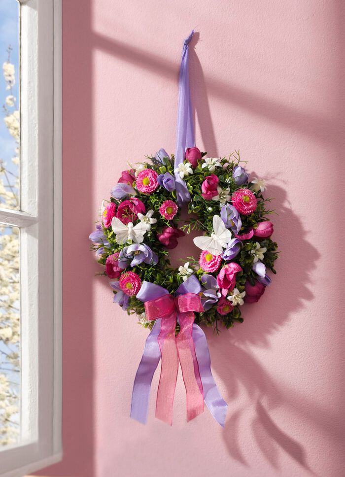 Wandkranz auf Buchsbaumbasis mit Schmetterlinge 