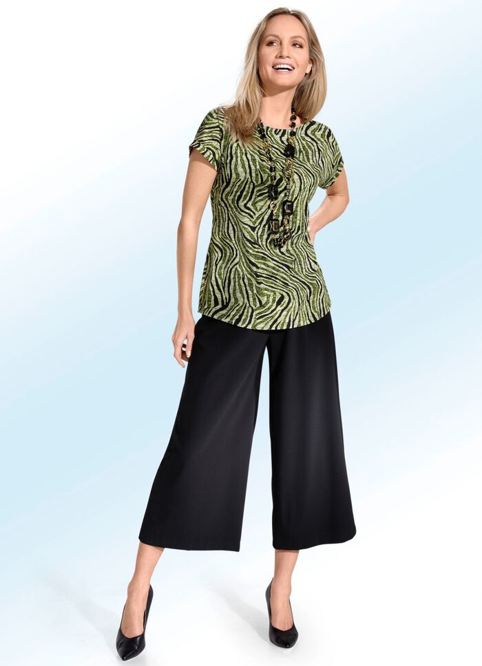 Shirt mit &uuml;berschnittener Schulterpartie 