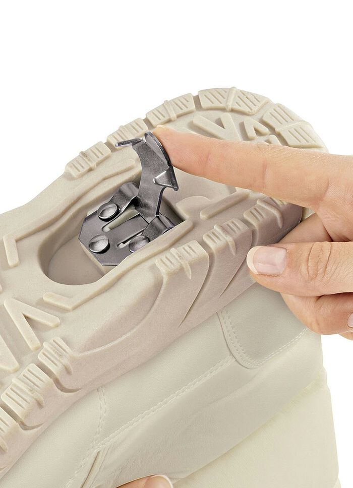 WALKMAXX &reg; Damen-Thermostiefel mit Eiskralle 