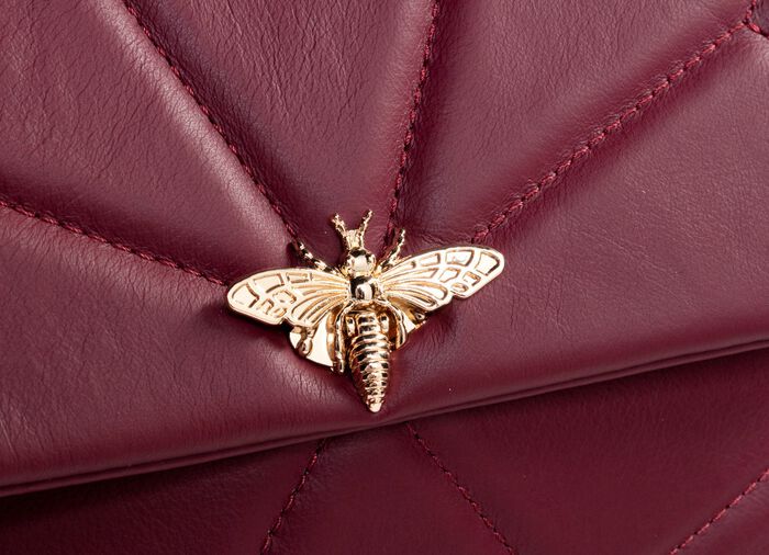Laurina Tasche mit Kippschloss in extravaganter Libellenform BORDEAUX