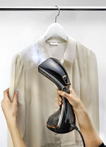 Grundig Dampfbürste - ideal für Hängendes und auf Reisen 