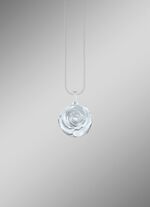 Medaillon im Rosen-Design 