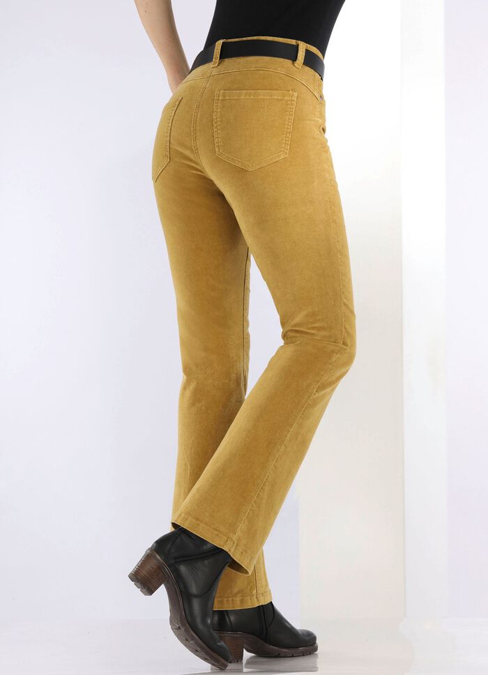 Cordhose in trendiger Bootcut-Form 