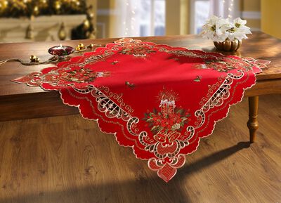 Aufwendig gestaltete Tisch- und Raumdekoration 