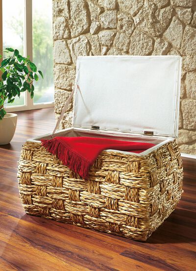 Sitztruhe aus Naturfaser in raffinierter Flechtart 