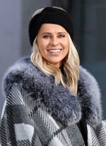 Trendiges Damen-Stirnband, aus Strick SCHWARZ