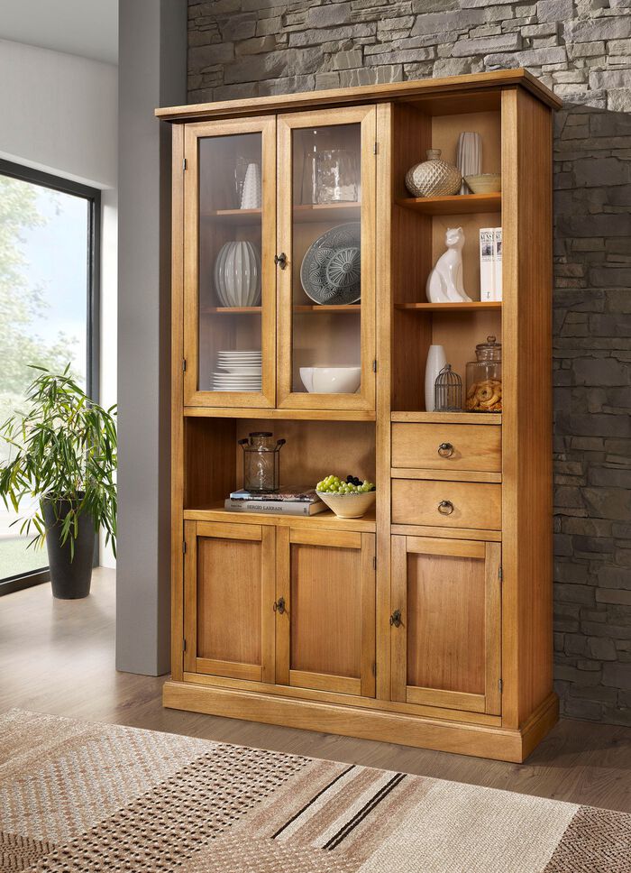 M&ouml;belserie aus teilmassivem Holz 