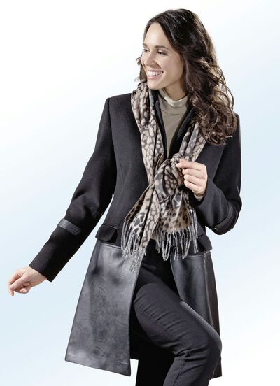 Kurzmantel mit Schmuckknöpfen 