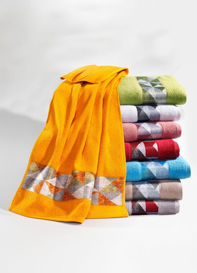 Schicke Frottier-Serie mit bedruckter Jacquard-Bord&uuml;re 