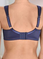 BH mit farbharmonischen Spitzeneins&auml;tzen 