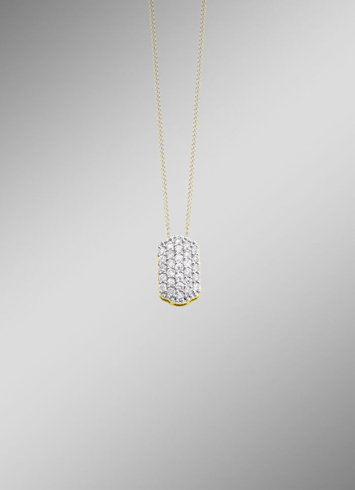 Edler Anhänger mit Brillanten 