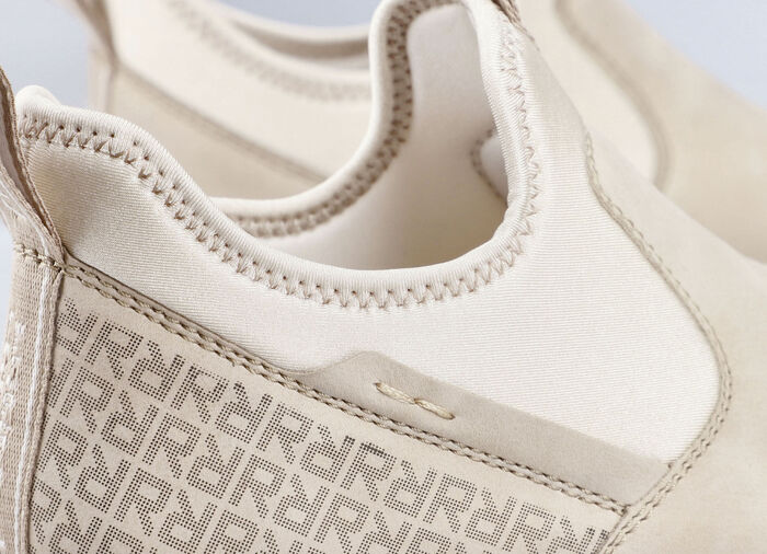 Rieker Slipper mit schimmernden Akzenten BEIGE-ECRU