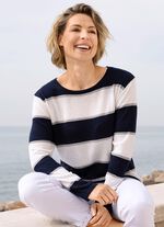 Pullover mit aufwendiger Steinchenzier 