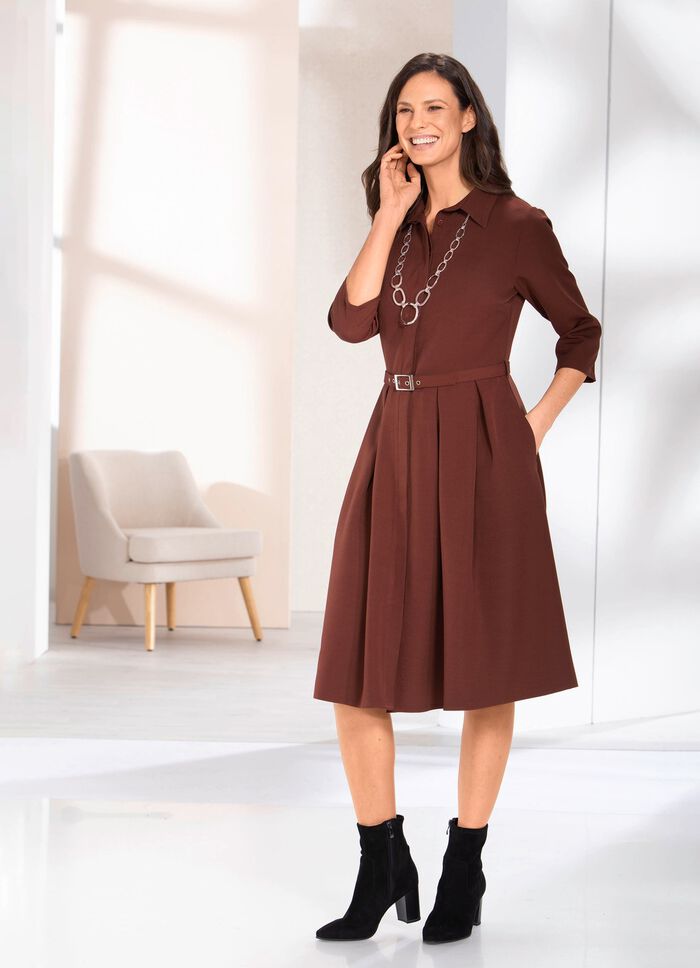 Kleid mit G&uuml;rtel  