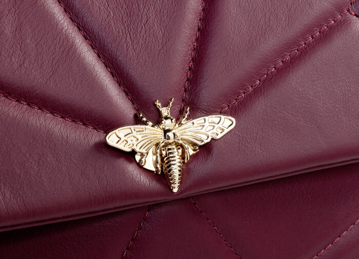 Laurina Tasche mit Kippschloss in extravaganter Libellenform BORDEAUX