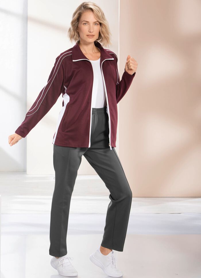 Freizeitanzug mit Zierpaspeln 