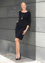 Kleid mit zwei Schubtaschen 