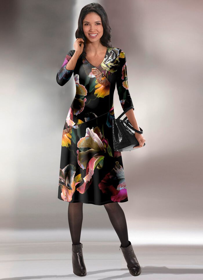 Kleid mit V-Ausschnitt 