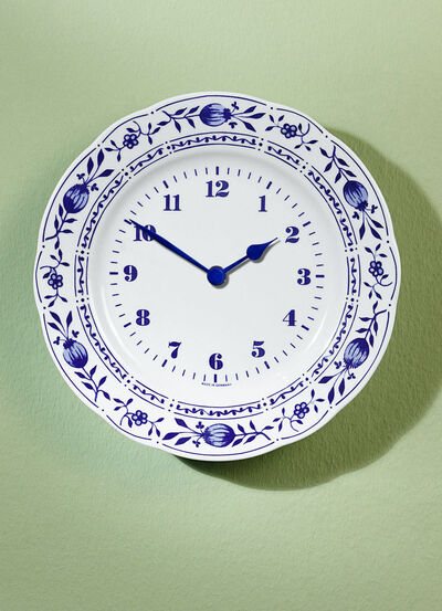Keramik-Wanduhr mit klassischem Zwiebelmuster 