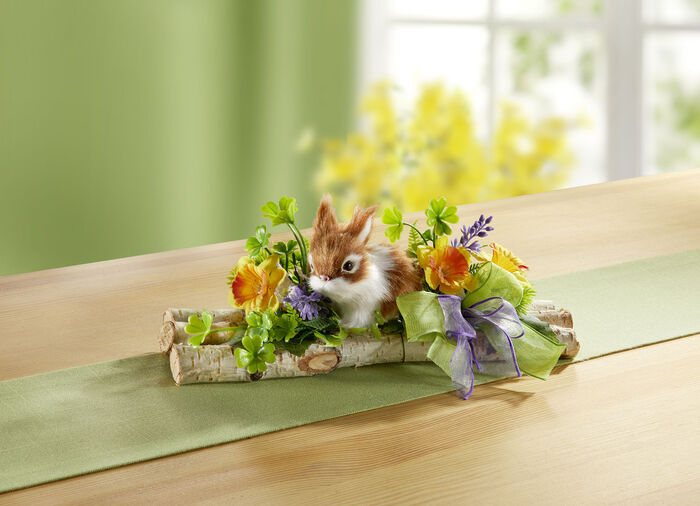 Tischgesteck mit kleinen Birkenstämmen 