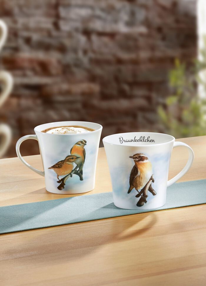 Henkelbecher mit Braunkehlchen-Motiv 