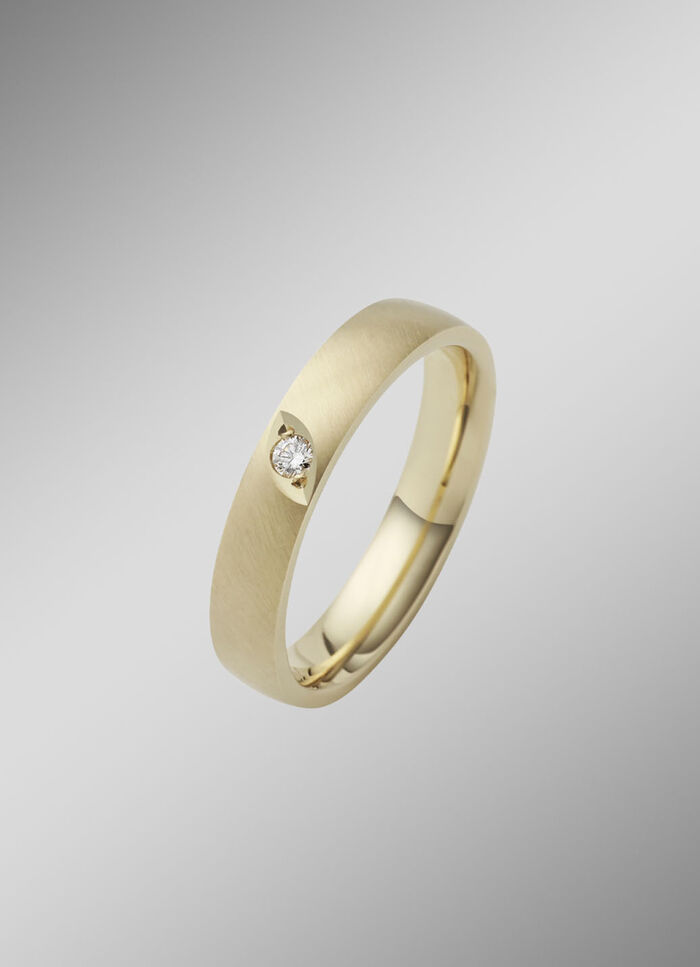 Satinierter Trauring aus Gold 