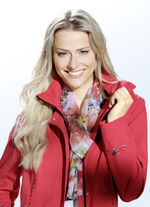 Schal mit ansprechenden Bl&uuml;tenmotiven 